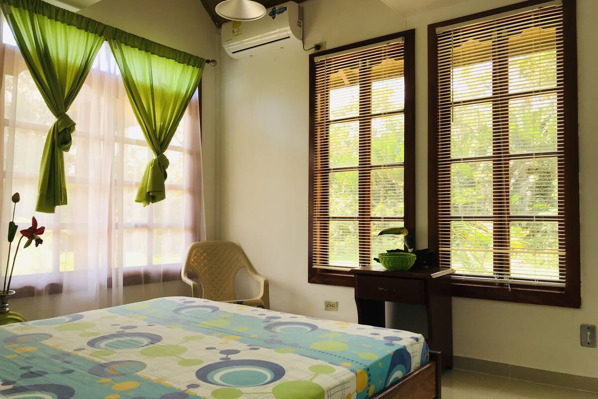 Comfort Room, 1 Double Bed, Accessible | Individually decorated, blackout drapes, soundproofing