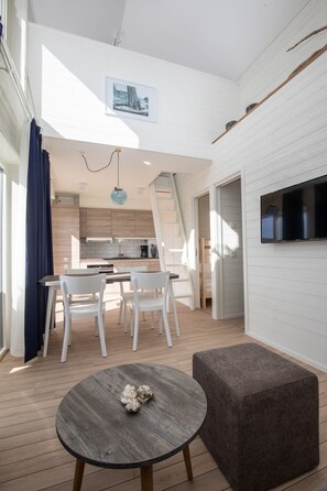 Blackout drapes, soundproofing, iron/ironing board, free WiFi - Kosterbaden (Stromstad)