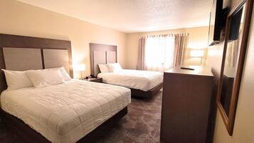 Kamar, 2 Tempat Tidur Queen (Stardust) | Tirai kedap cahaya, setrika/meja setrika, Wi-Fi gratis, dan seprai linen