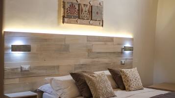 Superior Double Room | 1 bedroom, premium bedding, minibar, in-room safe