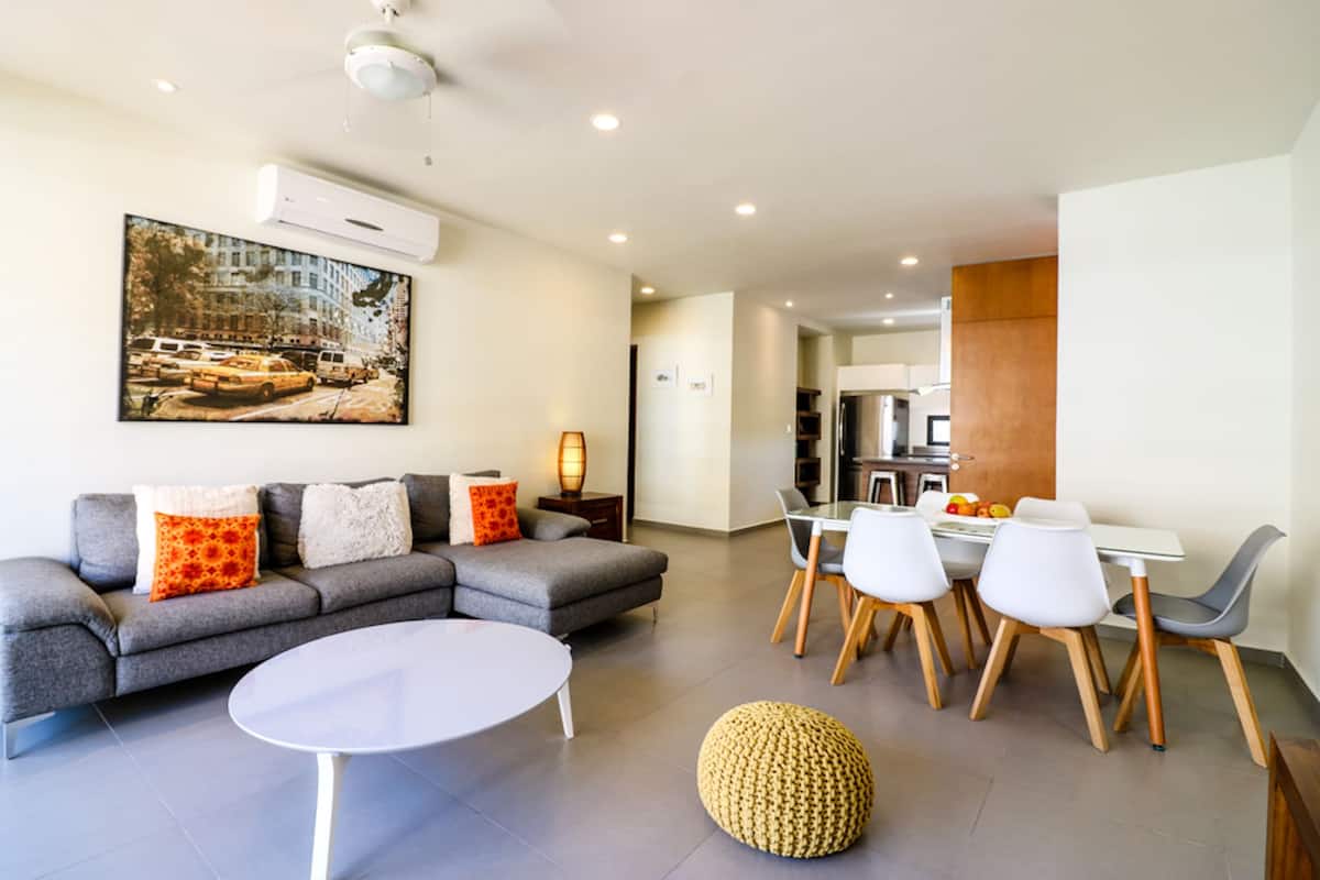 Premium Apartment, Multiple Beds, Non Smoking | Living area