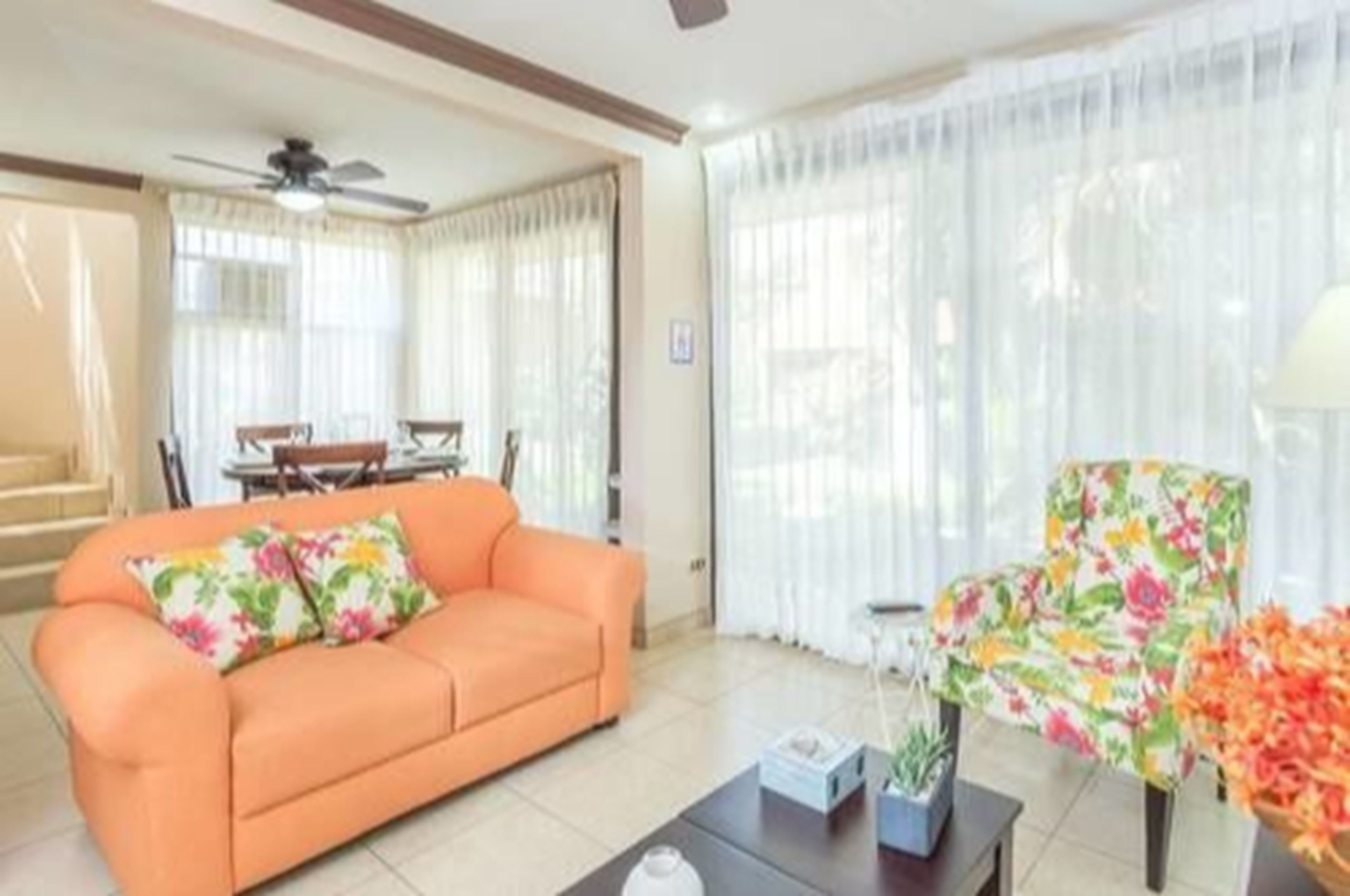 family apartment, multiple beds, non smoking | living room | flat-screen tv