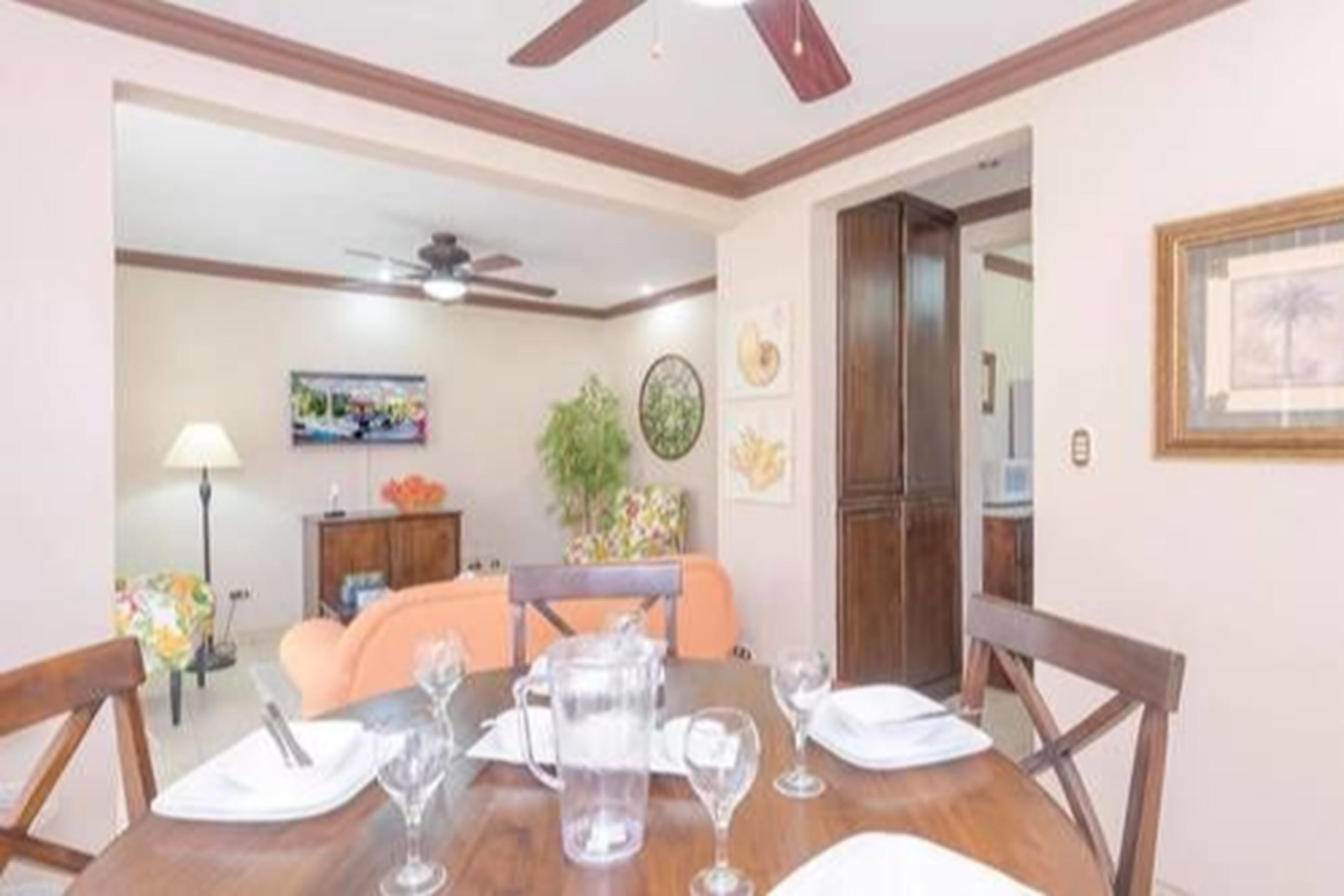 family apartment, multiple beds, non smoking | in-room dining