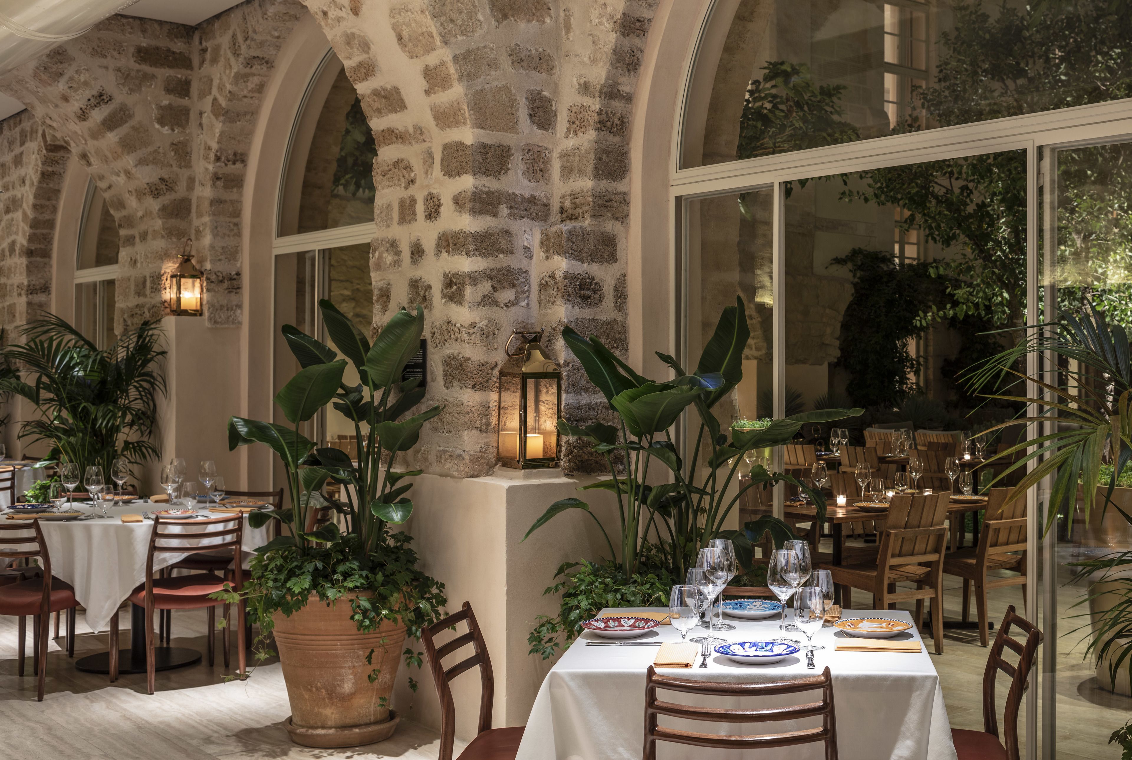 2 restaurants, breakfast, lunch, dinner served; local cuisine