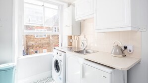 Private kitchen - Stylish 1 Bedroom Flats Covent Garden (London)