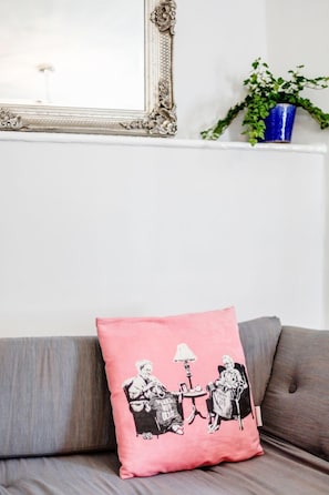 Apartment, 1 Bedroom, Non Smoking | Living room