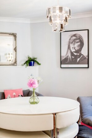 Apartment, 1 Bedroom, Non Smoking | In-room dining - Stylish 1 Bedroom Flats Covent Garden (London)