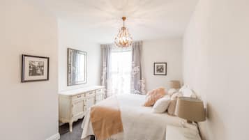 Deluxe Apartment, 1 Bedroom, Kitchen, City View | 1 bedroom, blackout drapes, soundproofing, iron/ironing board