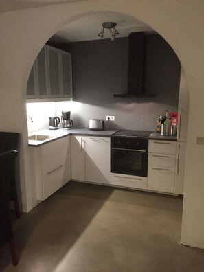 Geladeira, fogão, cooktop, lava-louças