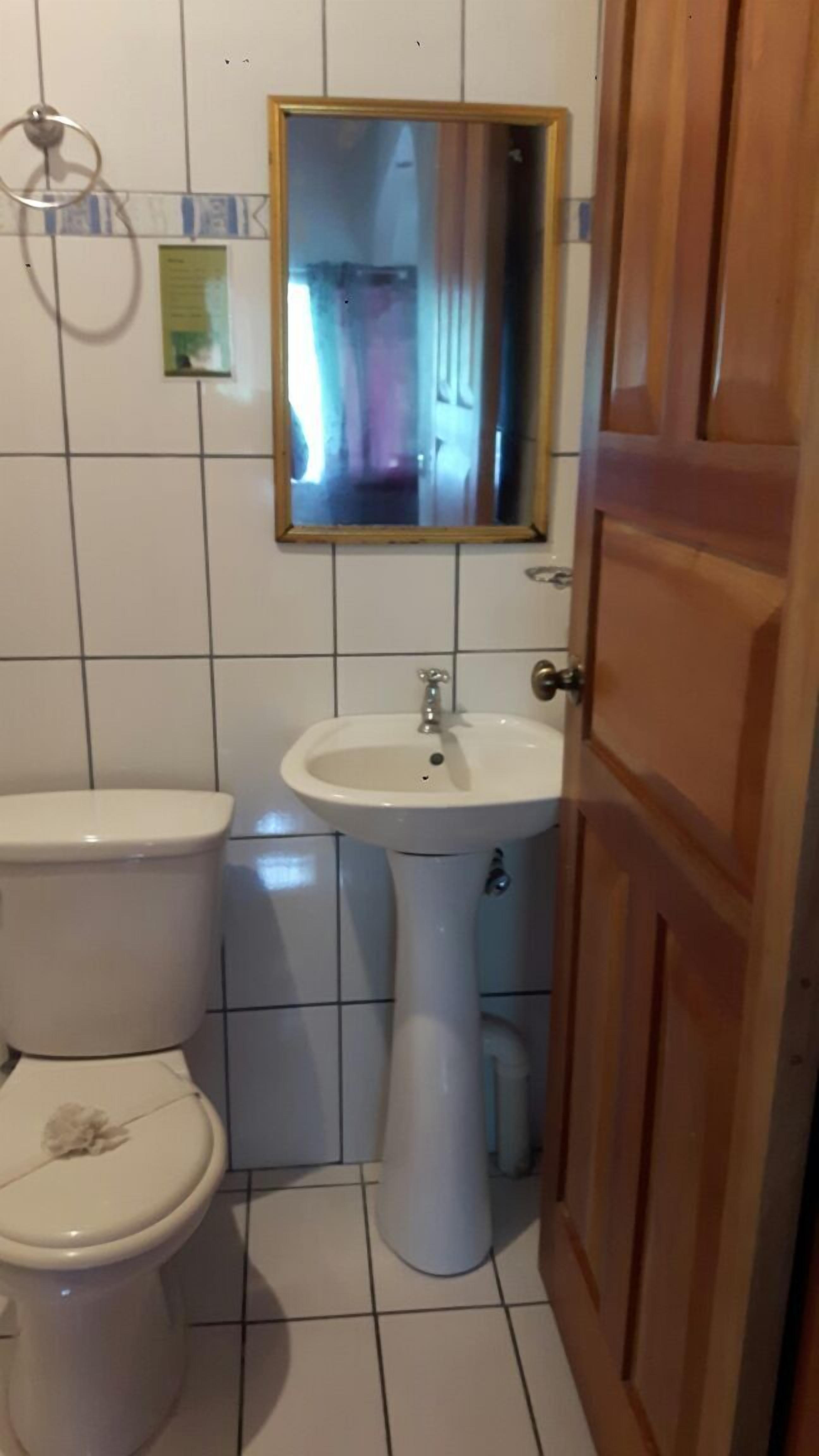 Basic Room, 1 Double Bed, Non Smoking | Bathroom | Shower