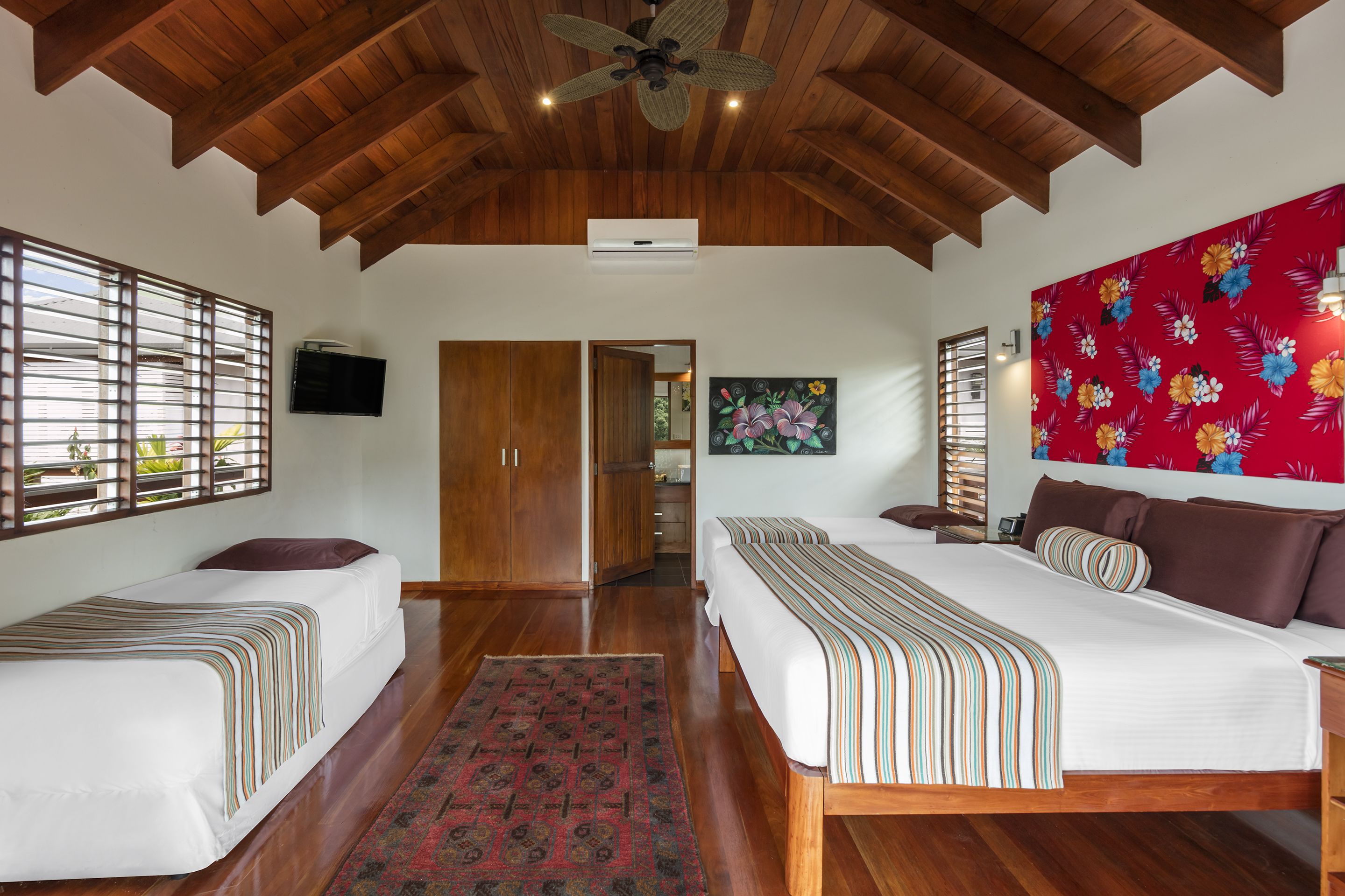 Vila Mewah, 4 kamar tidur, pemandangan samudra, menghadap laut | Area keluarga | TV layar datar, pemutar DVD, dan stasiun docking iPod