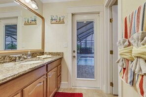 Interior - Casa DeLo 1028 SE Cape Coral 3b 2ba Den oversized electric heated pool located on Intersection Canal (Cape Coral)