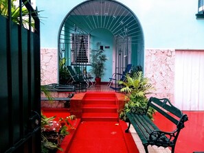 Entrée de l’hébergement