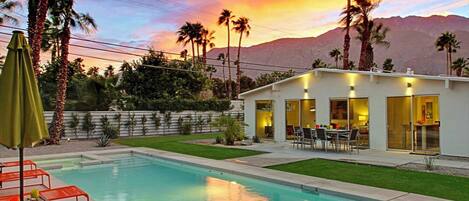 Outdoor pool, a heated pool