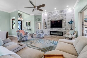 Fernseher, Netflix, Streaming-Dienste, Stereoanlage