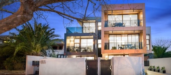 Manhattan Apartments - Caulfield North