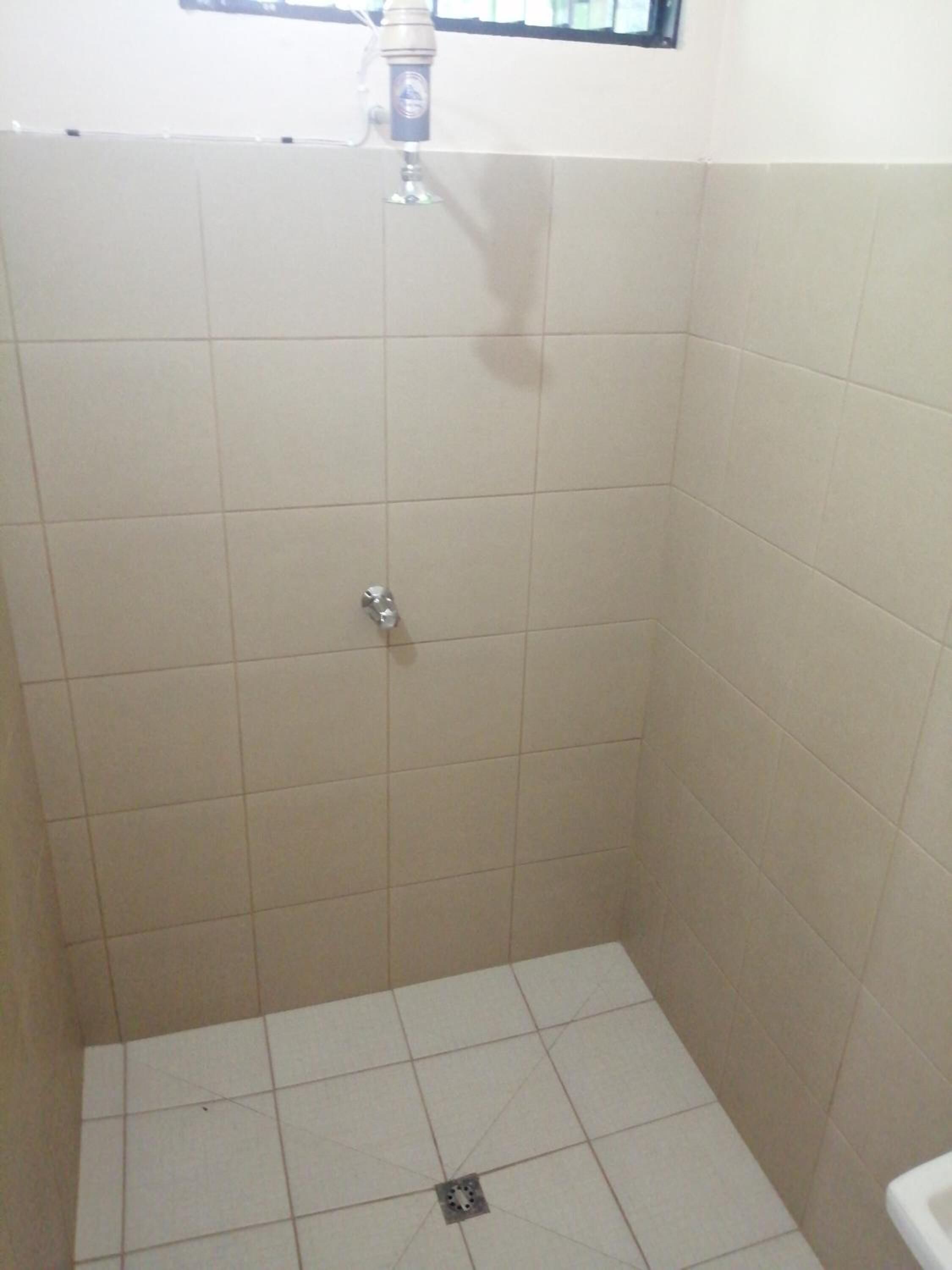 shower, rainfall showerhead, free toiletries, hair dryer
