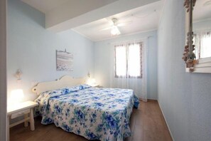 2 bedrooms - A beautiful villaetta overlooking the sea (COSTA REI)