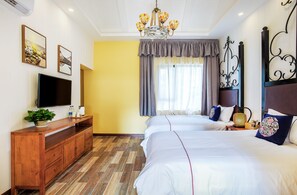 Superior Twin Room | Desk, blackout drapes, WiFi (free)