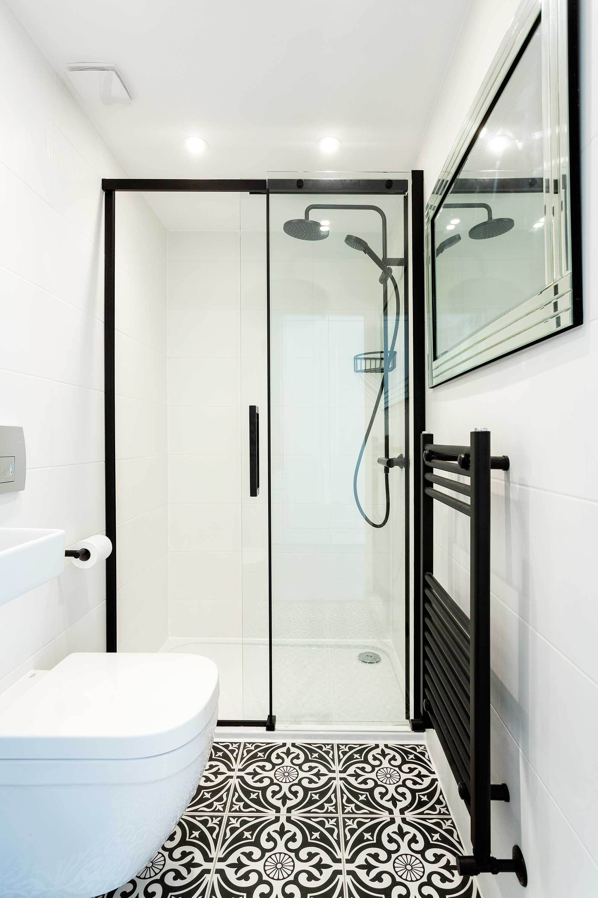 Bathtub, hair dryer, towels