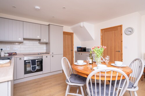  Lovely Cotswold holiday Barn within walking distance of restaurants/shops  