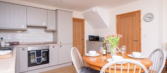 Lovely Cotswold holiday Barn within walking distance of restaurants/shops