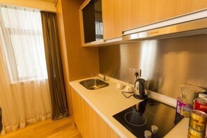 In-room safe, desk, blackout curtains, free WiFi - Guangzhou Yiyuan Apartment (Guangzhou)