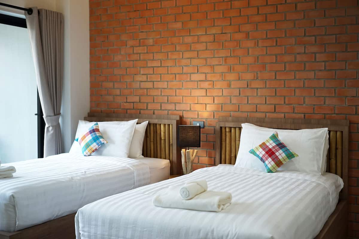 Standard Twin Room | Blackout drapes, WiFi (free), bed sheets