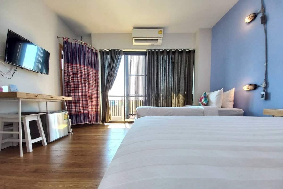 Basic Twin Room | Blackout drapes, WiFi (free), bed sheets