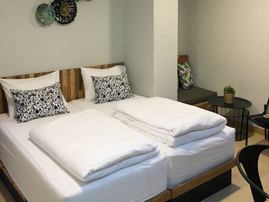 In-room safe, free WiFi, bed sheets