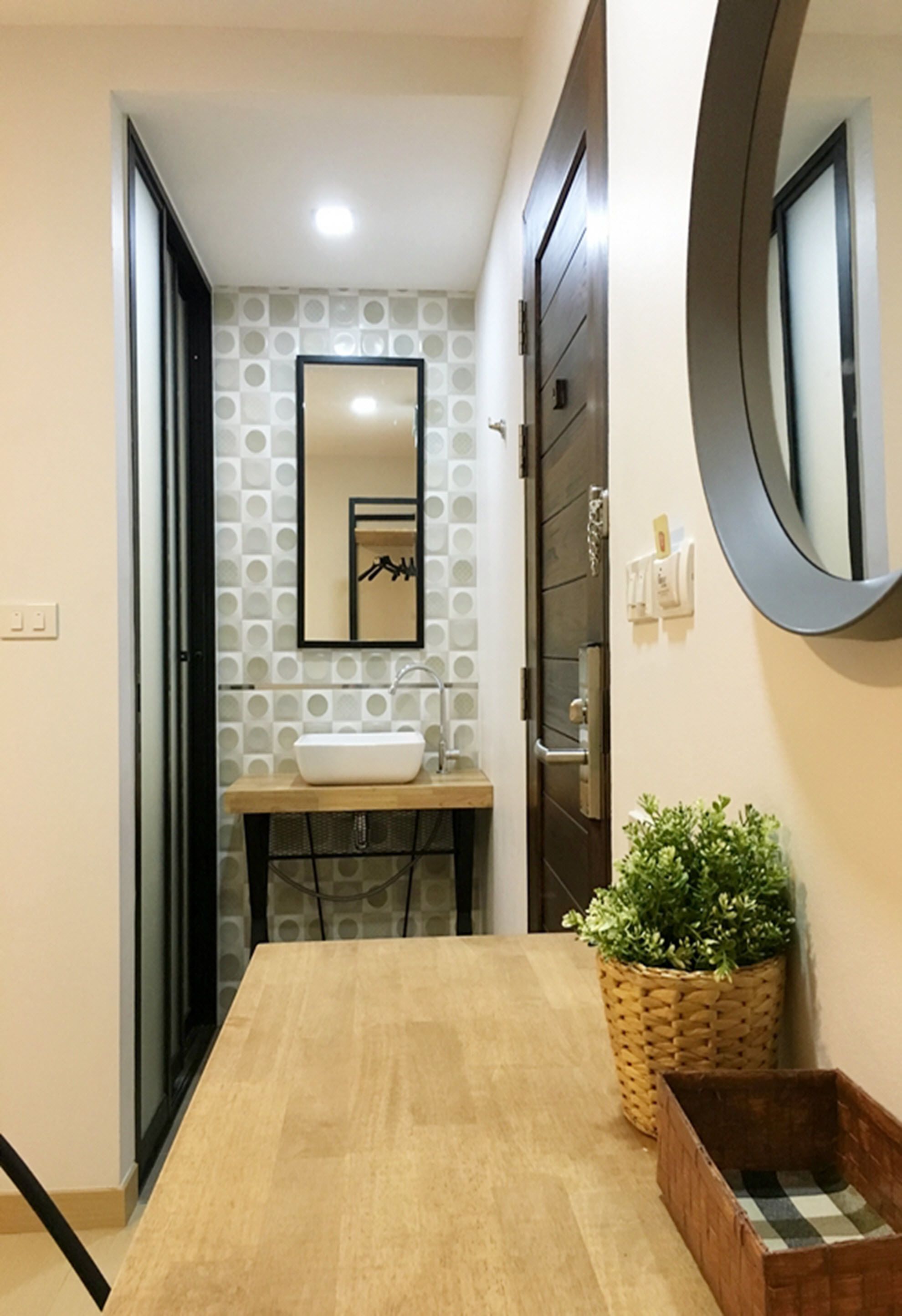 standard double room | bathroom sink