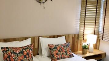 Standard-herbergi með tvíbreiðu rúmi | Öryggishólf í herbergi, ókeypis þráðlaus nettenging, rúmföt