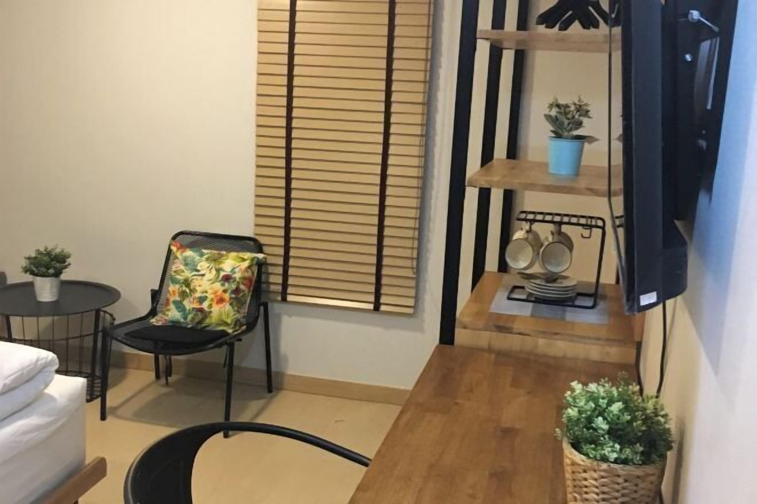 In-room safe, free WiFi, bed sheets