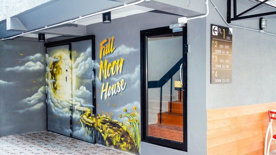 Full Moon' House - Hostel
