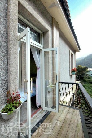 Comfort Double Room | Desk, free WiFi, bed sheets - Shuanghui Garden B&B (New Taipei City)