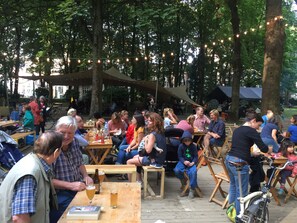 屋外ダイニングエリア