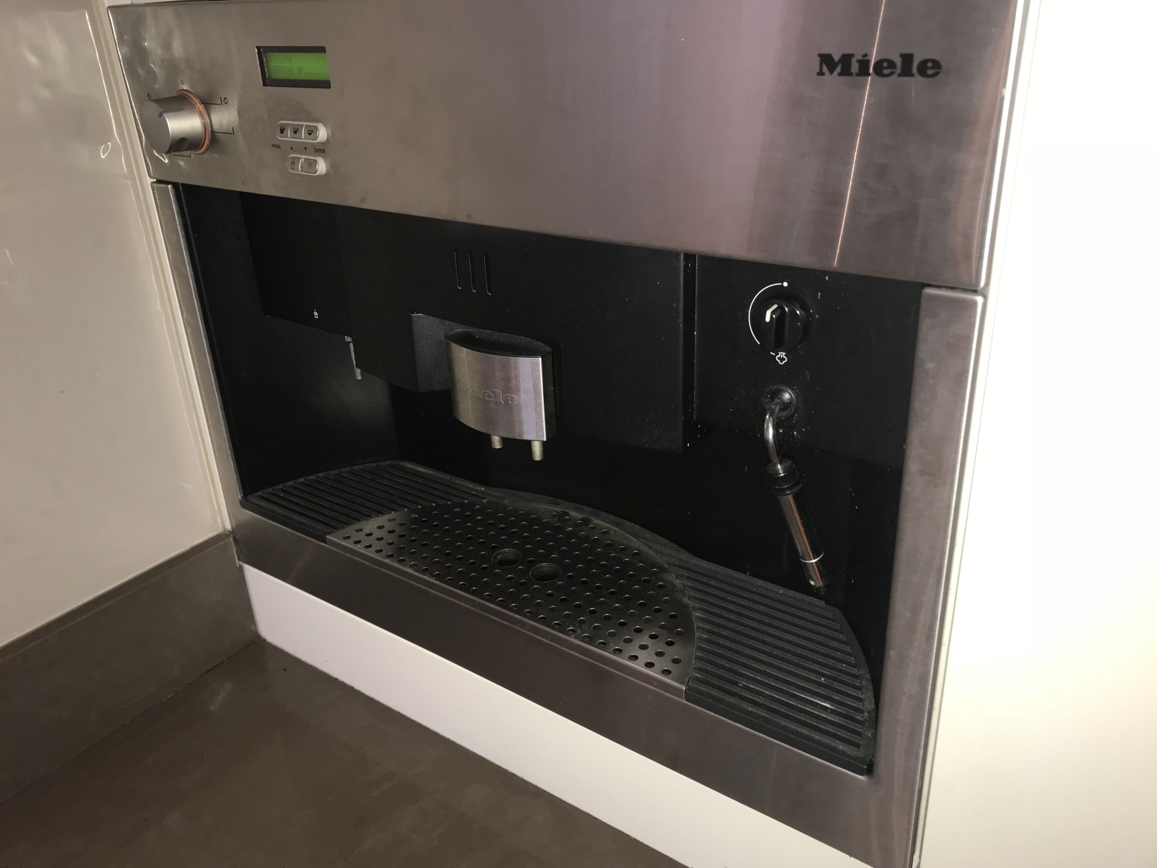 executive apartment, 2 bedrooms, partial ocean view | coffee and/or coffee maker