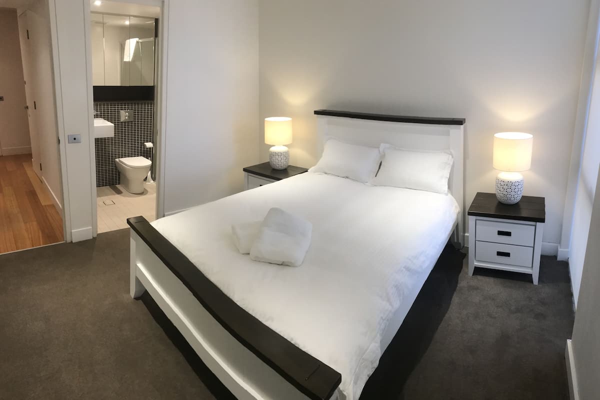 executive apartment, 2 bedrooms, partial ocean view | 2 bedrooms, egyptian cotton sheets, premium bedding, pillow-top beds