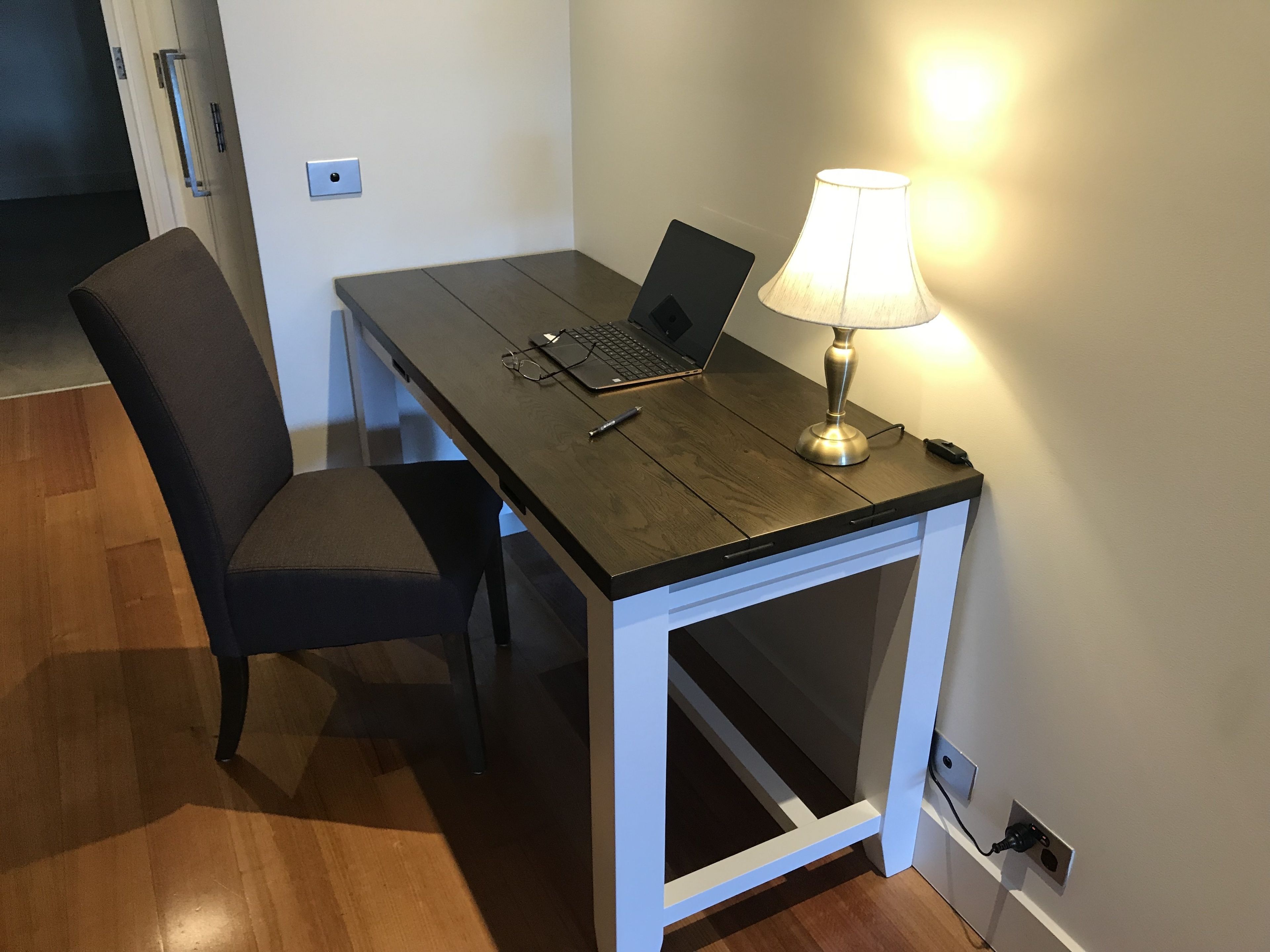 executive apartment, 2 bedrooms, partial ocean view | room amenity