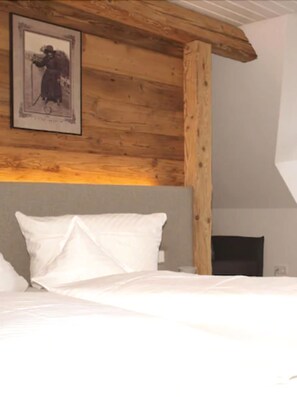 Double Room, Balcony (East side) | Hypo-allergenic bedding, desk, soundproofing, free WiFi - Hotel Restaurant Peterle (Feldberg)