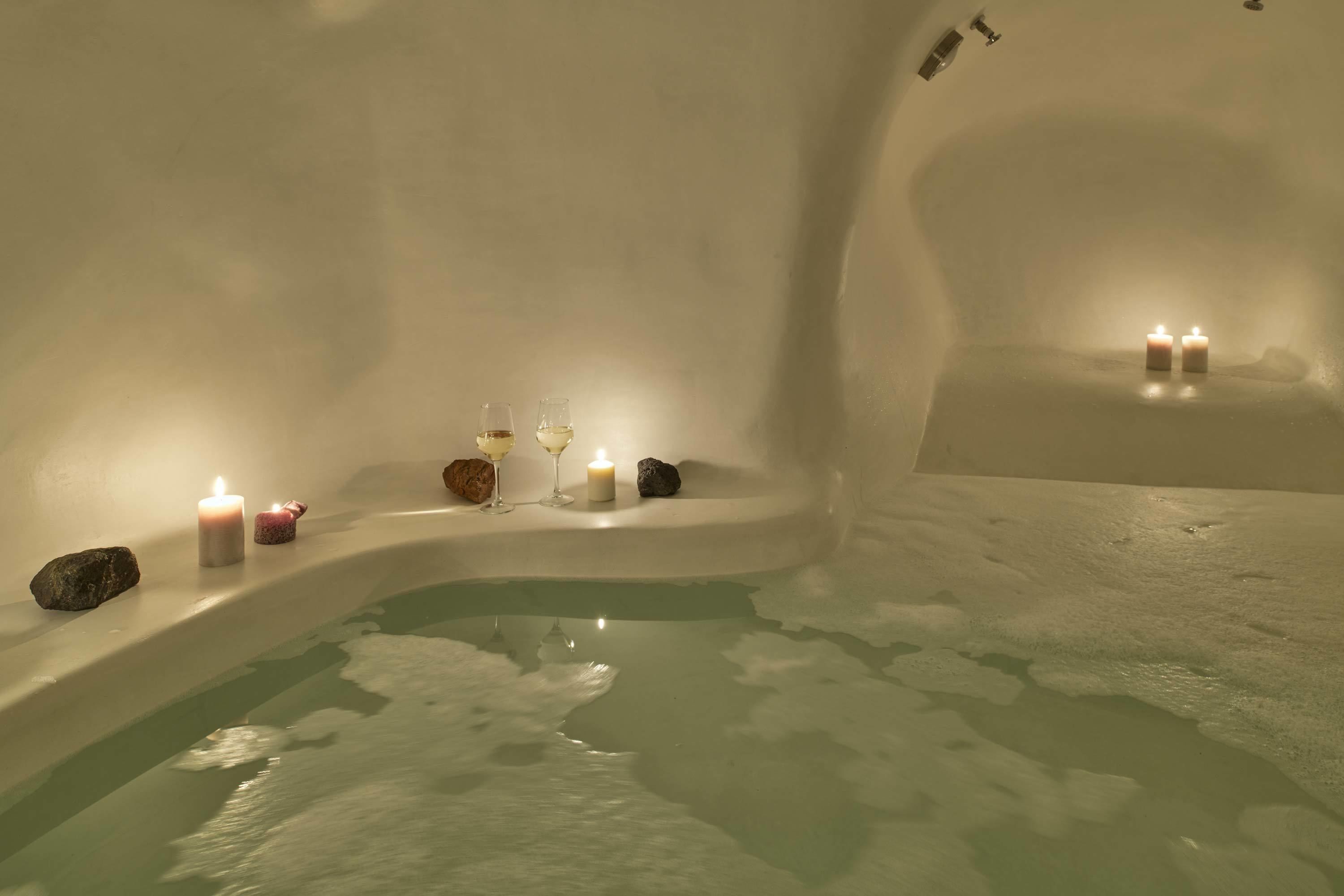 獨立浴缸及淋浴設備、浸缸、水力按摩花灑、名牌梳洗用品