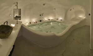 Badewanne und Dusche (separat), Komfortbadewanne, Hydromassagedusche