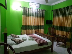 In-room safe, blackout drapes, iron/ironing board, free WiFi - Haddon Morigan Residence (Kandy)