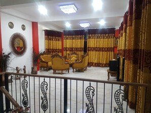 Lobby sitting area - Haddon Morigan Residence (Kandy)