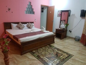 Superior Triple Room | In-room safe, blackout drapes, iron/ironing board, free WiFi - Haddon Morigan Residence (Kandy)
