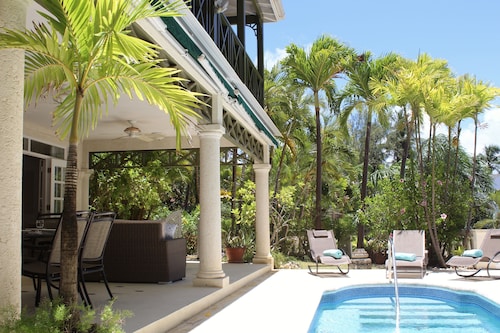 Directly opposite Mullins Beach with  private plunge pool  & amazing sea views