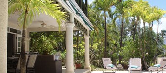 Directly opposite Mullins Beach with  private plunge pool  & amazing sea views