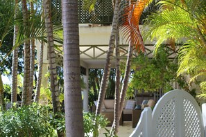 Terrace/patio - 101 Beacon Hill  directly opposite Mullins Beach with  private plunge pool (Speightstown)