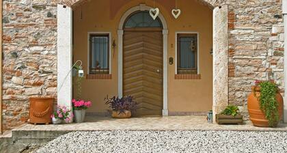 Antica Corte Leguzzano B&B