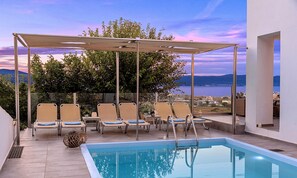 Outdoor pool, sun loungers - Cretan Sunset Villa Heated Pool (Apokoronas)
